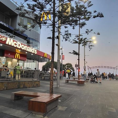 Beachside Apartment In The Heart Of Surfers Paradise - Free Parking Gold Coast Zewnętrze zdjęcie