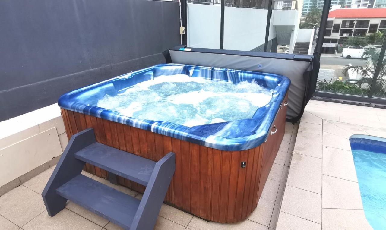 Beachside Apartment In The Heart Of Surfers Paradise - Free Parking Gold Coast Zewnętrze zdjęcie