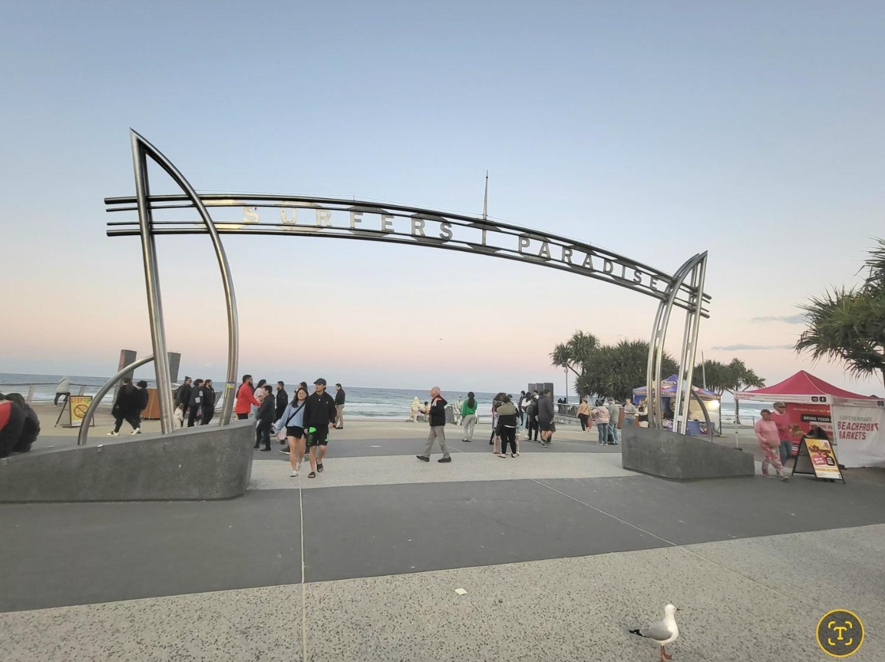 Beachside Apartment In The Heart Of Surfers Paradise - Free Parking Gold Coast Zewnętrze zdjęcie