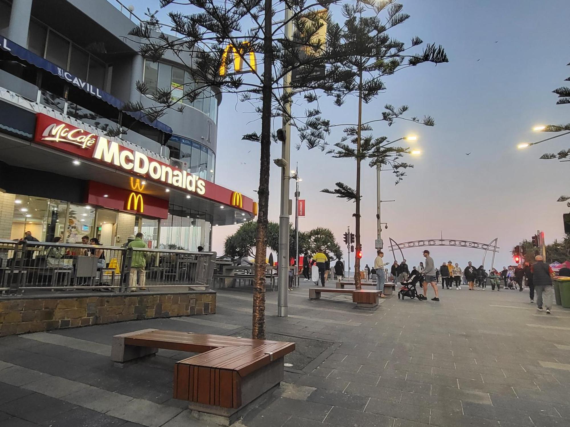Beachside Apartment In The Heart Of Surfers Paradise - Free Parking Gold Coast Zewnętrze zdjęcie